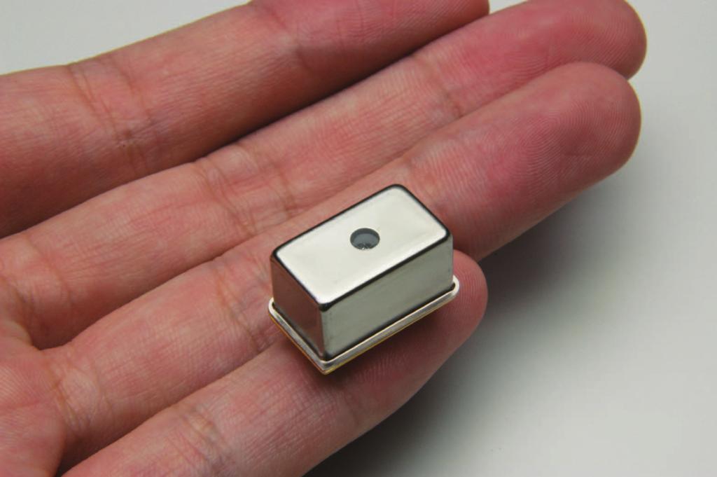 Finger-tip size, ultra-compact spectrometer head integrating MEMS and technologies The is an ultra-compact (Finger-tip size) spectrometer head developed based on our MEMS and technologies.