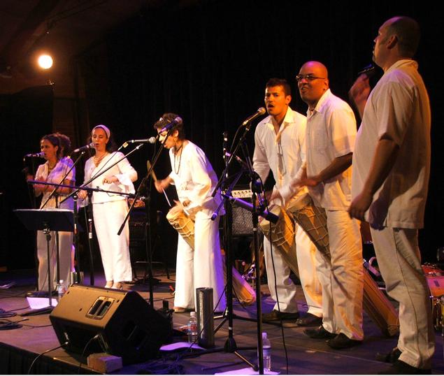 Other popular rhythms such as the gaita, tamborera, parranda* and calypso**, show the integration of the three cultures by combining the native Venezuelan instruments, the European Spanish language