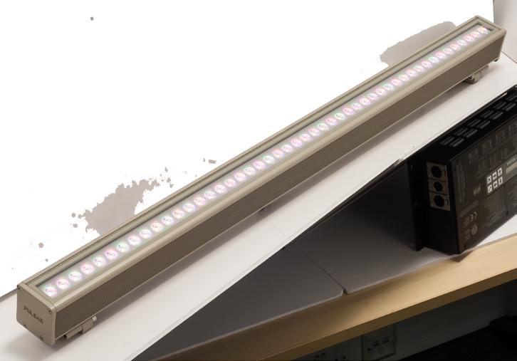 A superpower linear TriColour LED fixture, ideal for illuminating backdrops, walls, and façades.