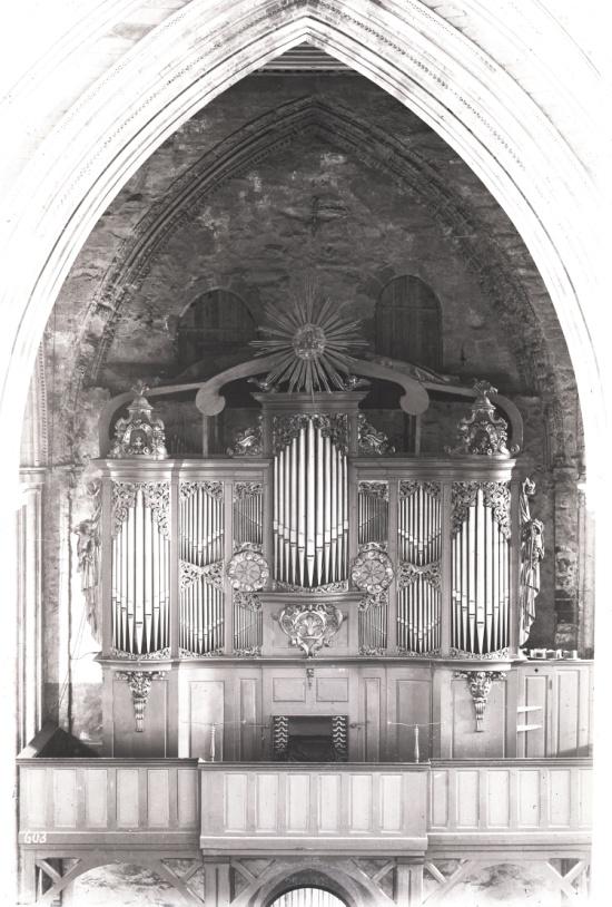 Original placement of the organ built by Joachim Wagner: In front of the walled-off ruins of the nave. The cathedral was in poor condition, and J.