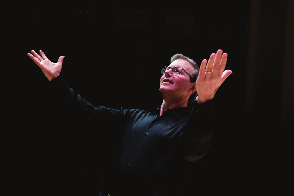 Artist Biographies Rob Kapilow Conductor & Host For over 20 years, Rob Kapilow has brought the joy and wonder of classical music and unravelled some of its mysteries to audiences of all ages and