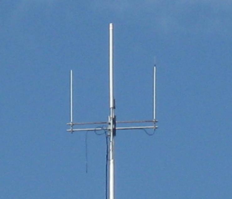 input during that time) which provided Omni direction to improve the signal to all suburbs. Later a group of Hills Yagi antennas were used to provide better coverage, however these were later removed.