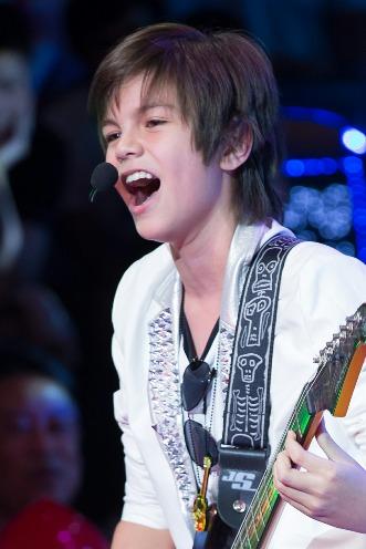 2013 - Age 11: The Trainer 5 Modernine TV Thailand The most popular televised singing competition of its kind in Thailand (a country of 70-million people), Shon witnessed his popularity and fan base