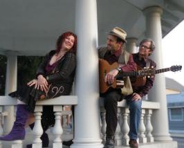 Artists of Woodstock A vocal trio with seamless
