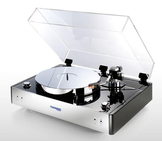Product Overview TD 550 - based on the TD 350; equipped with a suspended chassis and belt drive as well as more exclusive materials, making the TD 550 an award-winning high-end record player - tone
