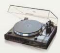 1976 The TD 126 replaces the TD 125 ii and catapults Thorens into the era of electronically powered belt transmissions.