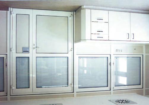 89: Turn-key Intensive-care station Competence is shown in the customer orientation The partition wall systems ZM 2560 and IZM 2560 offer the designer