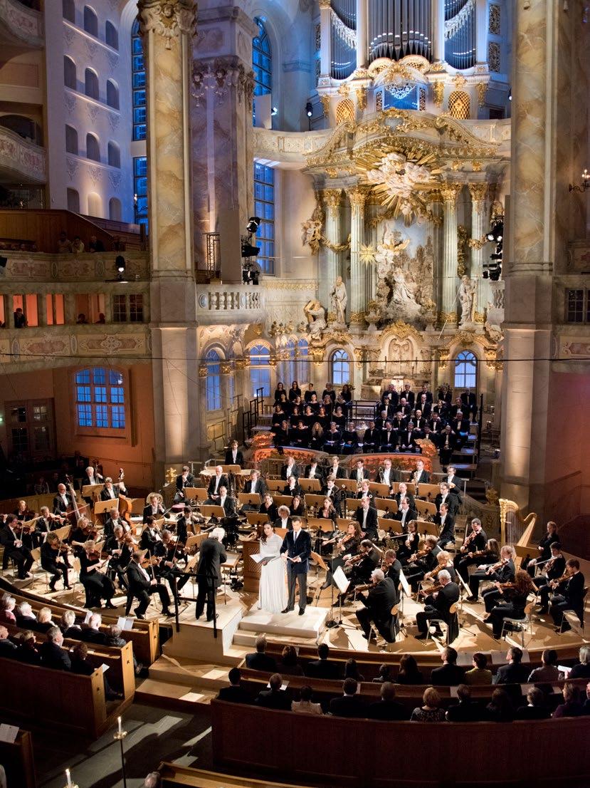 Photo: Frank Höhler FESTIVE ADVENT CONCERT AT THE FRAUENKIRCHE DRESDEN LUCA PISARONI, SONYA YONCHEVA, SAMUEL KUMMER CONDUCTED BY DONALD RUNNICLES Since the first of these annual events in 2000, when