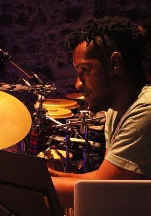 Neydson Nevile has been a percussionist since the age of 12, having studied at the Federal University of Bahia, PRACATUM and the Catholic University of Salvador, Bahia.