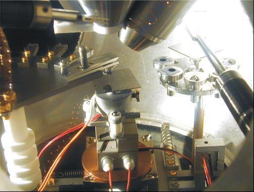 View into the centre of the FESM: The sample holder can be seen in the middle of the picture.
