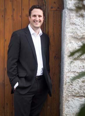 46 Choral Section Adjudicator Neil Ferris Neil Ferris is the Artistic Director and conductor of the professional chamber choir Sonoro and Music Director of Wimbledon Choral Society, one of London s
