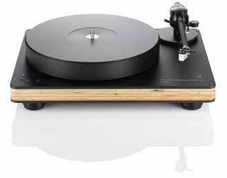 black with wood chassis and radial tonearm Tracer