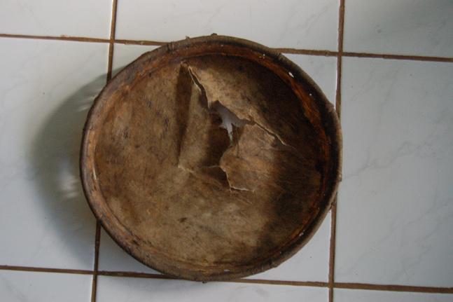 5 Old tamburu drum just outside of the Kraton (photo by