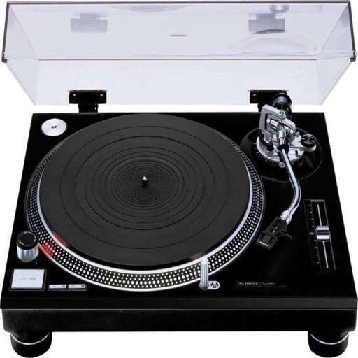 DIRECT DRIVE TURNTABLES 1969: Technics releases first direct drive turntable platter attached directly to the drive (no belts) Use of