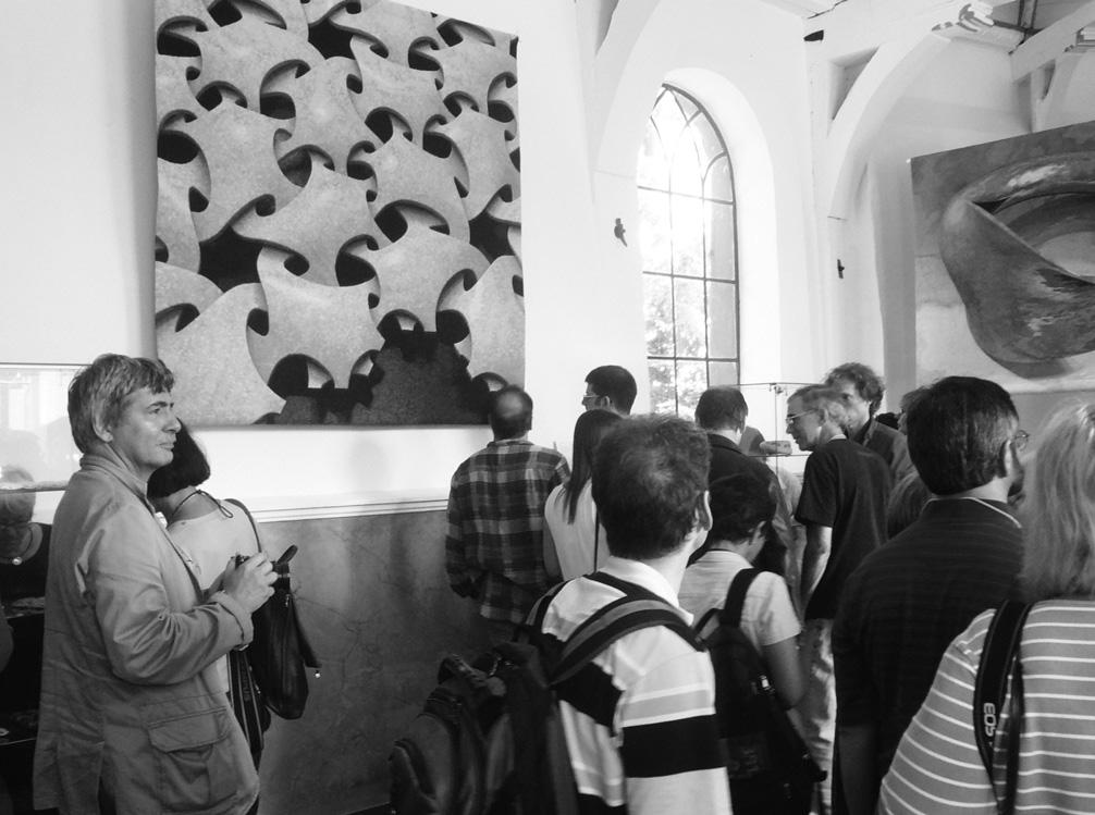 A casa natal de Escher Unhas cantas obras pequenas e preciosas de Rinus Roelofs estaban na exposición principal Asistentes a Bridges 2008 na Igrexa onde estaba a gran exposición de Rinus Roelofs.
