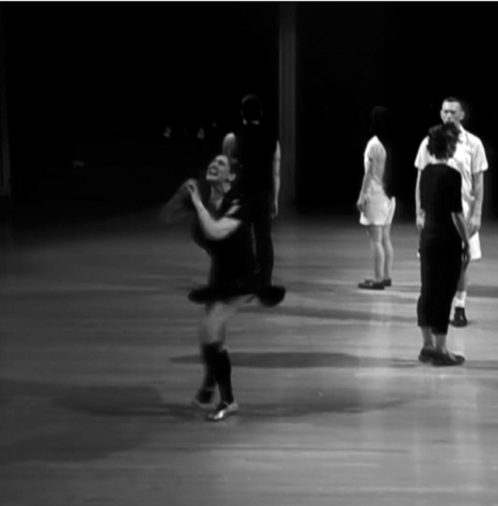 Dance Composes Philosophy Composes Dance, Part II What the Fox Might Have Said About Inhabiting Shenzhen Series Guest Editor André Lepecki Series Guest Assistant Editor Jenn Joy Shifting between