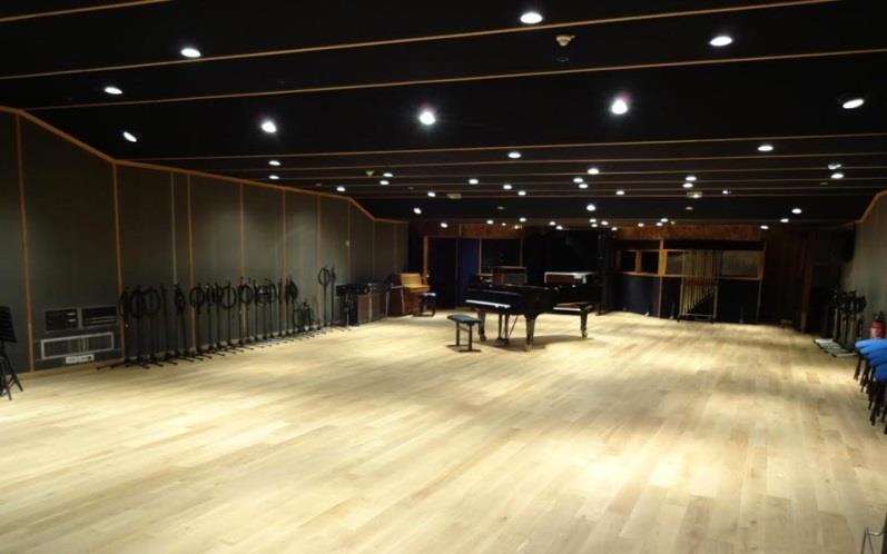 About the Grande Armée Studio Since 1972, the Grande Armée Studio has played host to the icons of French and international music in the heart of Paris.