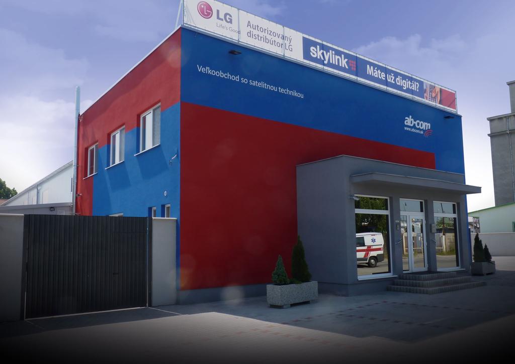 COMPANY REPORT 该独家报道由高级编辑所作 Receiver Manufacturer AB-COM, Slovakia Company premises of receiver manufacturer AB-COM in Topolcany, Slovakia.