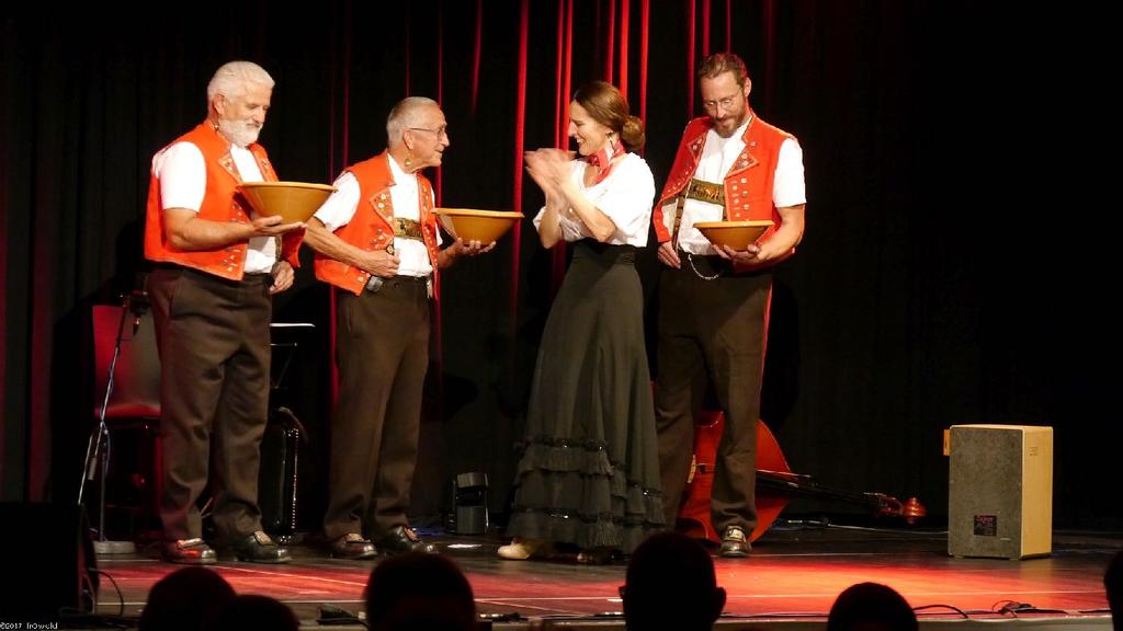 The climax of the concert with the Alder Buebe was when the Appenzell men began talerschwingen (rolling a coin around in a clay bowl, creating a ringing sound) and Bettina Castaño danced to it a