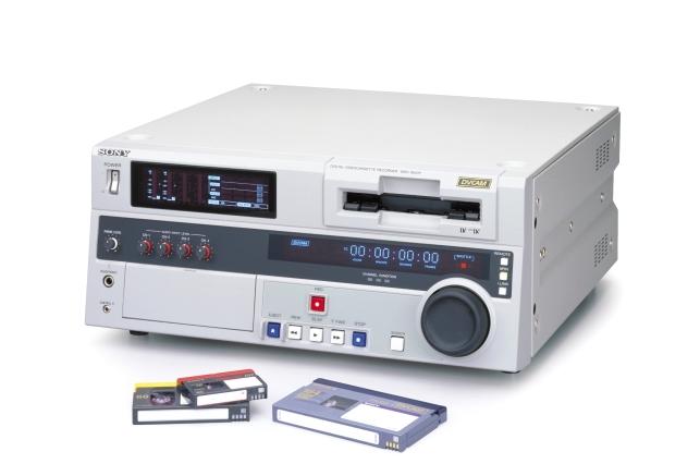 Triple-size Cassette Compartment The triple-size cassette compartment ensures compatibility with DV (25 Mb/s) format recorded tapes of all sizes.