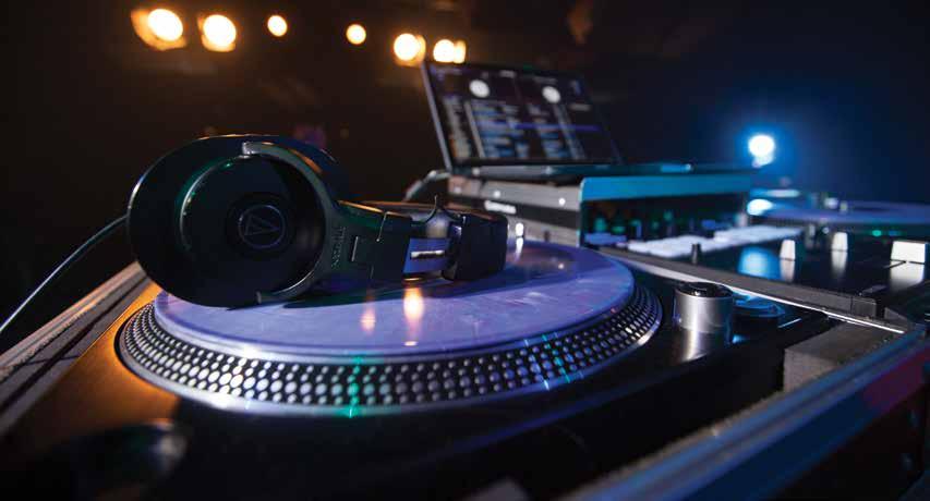 CERTIFICATE DJ PERFORMANCE & PRODUCTION Musicians Institute s Certificate in DJ Performance and Production is a -quarter, 30-unit program for aspiring DJs, producers, beat-makers, remix artists, and