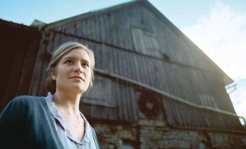 the MURDER FARM BY BETTINA OBERLI When a young nurse returns one summer to her hometown for her mother s funeral, she becomes curious about a mass murder where six people were slaughtered two