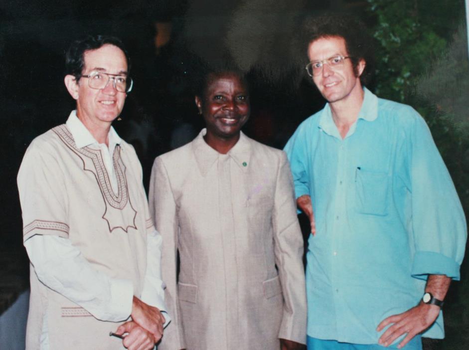 Photo 21: Bosco and two men at his house on Burundi Avenue 59 Besides, Mobutu also gave Bosco $ 5.000.