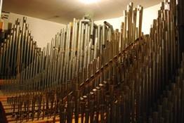 M. P. Möller, Inc. built their Opus 9784 in the present church where it was installed in 1963. The musician at the time was Carl Schroeder.
