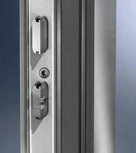 Emergency door locking with Schüco DCS (Door Control System): key-operated switch, emergency button and emergency button sign. Siguranţa este o cerinţă de bază.