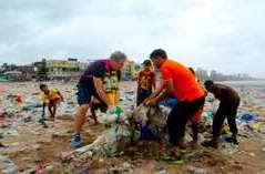 05 PM IST THE INDIA TIMES Mumbai lawyer Afroz Shah to receive top UN environment award for Versova Beach clean-up Afroz Shah UN Champion of the Earth NEW DELHI: The largest beach clean-up in the