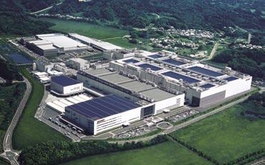 Continuing its leadership, Sharp opened a second plant at Kameyama in August 2006.