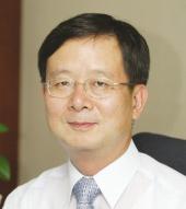 2011 KOREA COMMUNICATIONS COMMISSION ANNUAL REPORT Yong-Sup Shin, Commissioner Shin graduated from Yonsei University with a B.S. in Electronic Engineering (1981), an M.S. in Radio Engineering (2000), and a Ph.