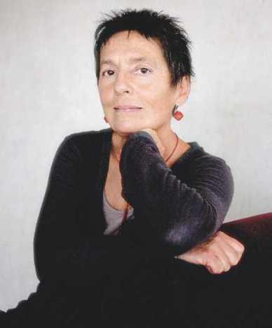 Classical Companion BEHIND THE MUSIC WITH HI-FI NEWS & RECORD REVIEW Maria João Pires Concert pianist PHOTO: BIS RECORDS AB Not many classical musicians are filmed in an incident that later went