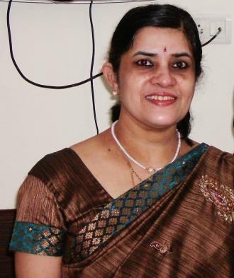 Shobha Warrier: Born near Trichur in Kerala, she did her schooling in Mumbai and Chennai. Shobha was highly influenced by her maternal grandfather who was a distinguished Sanskrit scholar.