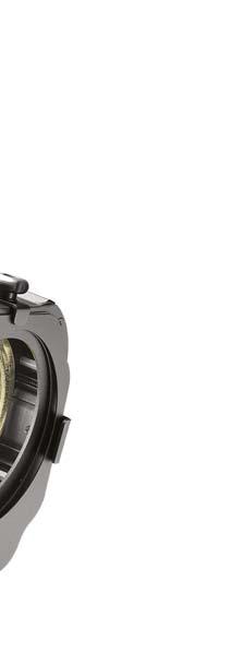 The unit features a Ø 112 mm Fresnel lens, and a long excursion 14-77 linear zoom with high-effi ciency optical system.