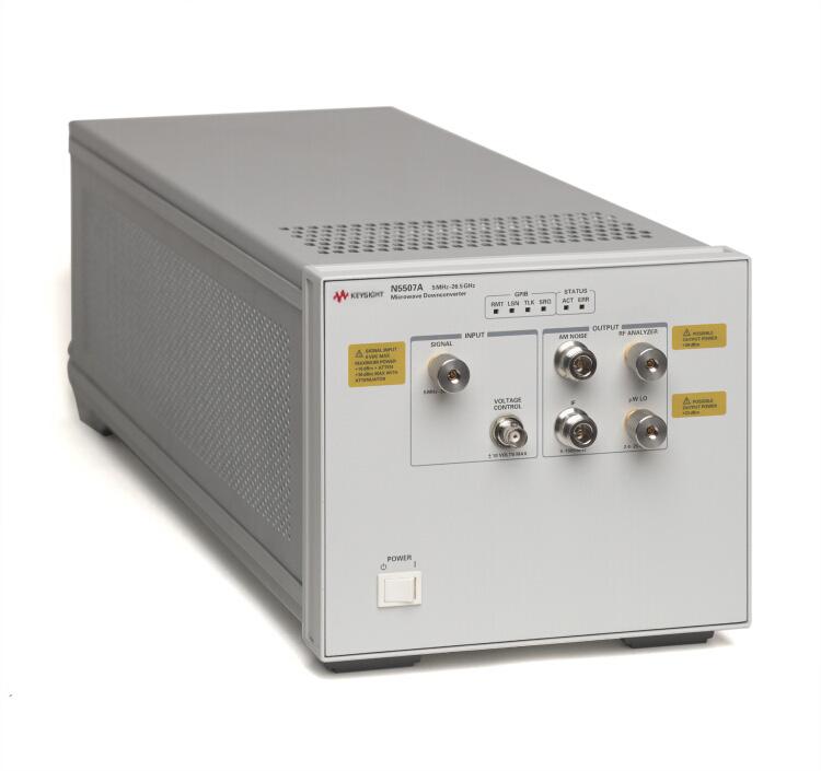 03 Keysight E5500 Series Phase Noise Measurement Solutions - Data Sheet Model E5505A Configurations Carrier Frequency Ranges Offset Frequency Ranges 50 khz to 18 GHz 0.01 Hz to 2 MHz 50 khz to 26.