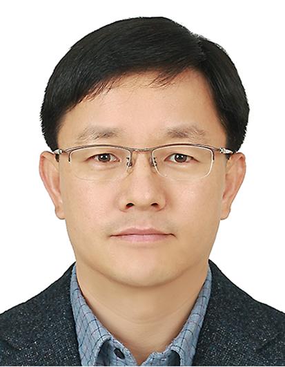 Kwanwoong Ryu received his BS and MS degrees in electronics engineering and his PhD in information and communication engineering from Yeungnam University, Gyeongsan, Rep.