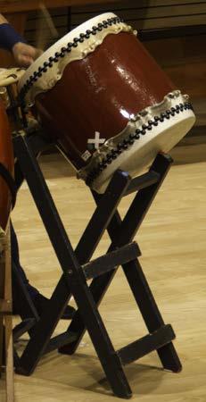 A.1.4 Sumō-daiko 相撲太鼓 A small byō-uchi-daiko used in Sumō ceremonies as well as some festival music.