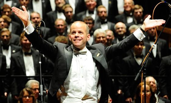 He has performed as guest soloist with many orchestras, including the Pittsburgh Symphony, the Fort Wayne Symphony, the Dover-New Philadelphia Orchestra, the Dallas Symphony, the Cleveland Orchestra,