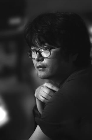 DIRECTOR S BIOGRAPHY One of the most noted screenwriters in Korea, Shim Sung-bo is best known for the 2003 film Memories of Murder, which he co-wrote with the film s director Bong Joon-ho.