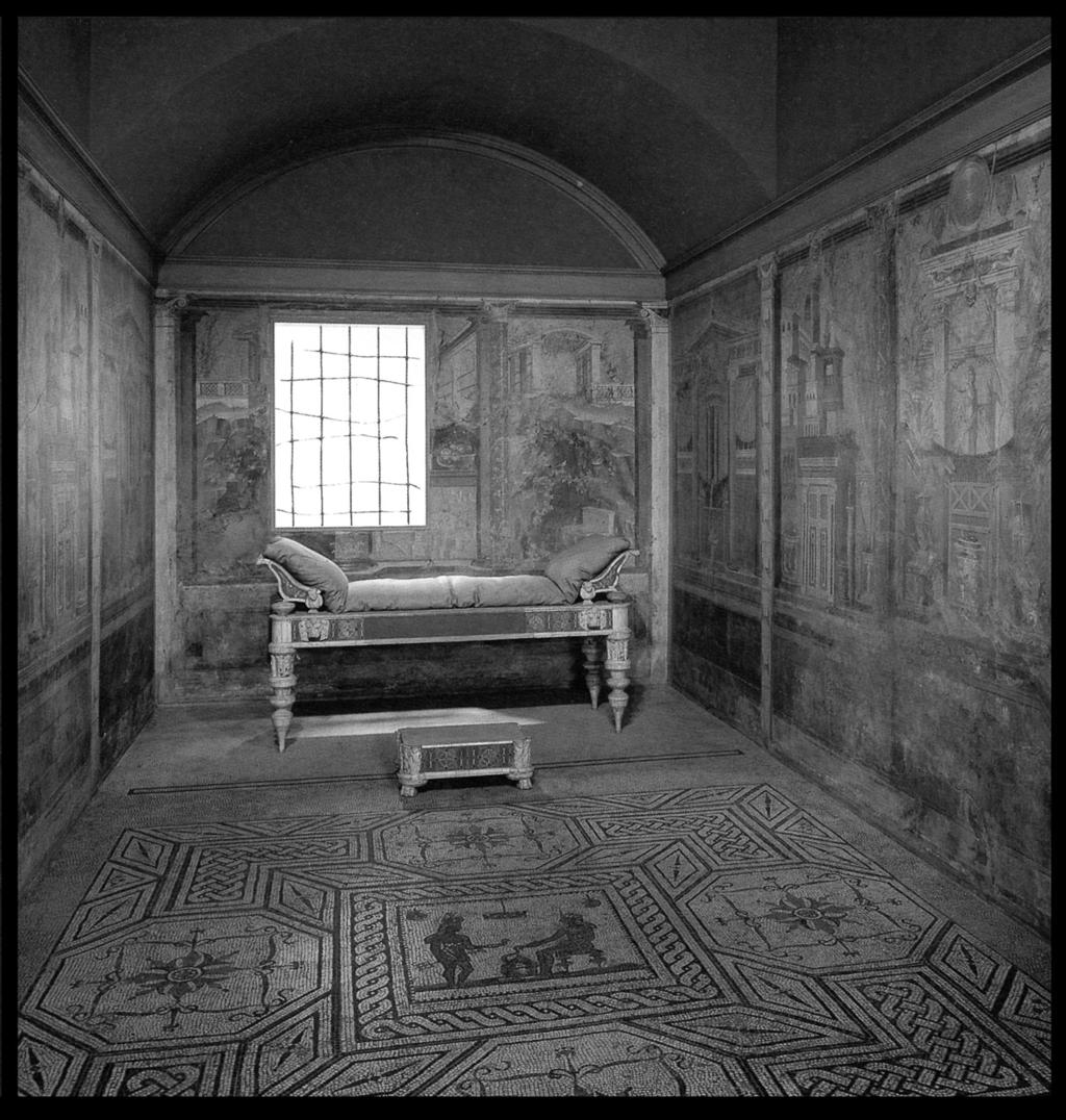 4. Pompeii 79 AD The picture below shows a bedroom in a house in Pompeii.