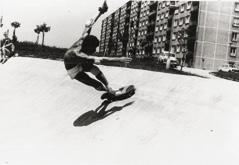 But he s the only one who will do it. The story of beginnings and development of skateboarding in Czechoslovakia during 1975-1989.