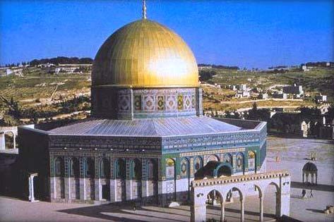 achieves its greatest impact. He concludes hidden architecture may be considered the main and dominant form of truly Islamic architecture 55 (Fig. 41). Fig. 40 Jerusalem: Dome of the Rock.
