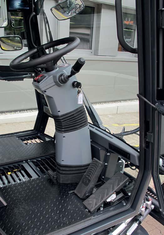 Schmidt Swingo Ergonomics & Comfort While designing the driver s cab, the focus was placed on operational comfort and ergonomics to allow relaxed working.
