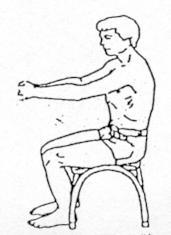 - prin presiunea corpului (sau a unui segment al corpului) de exemplu: în redorile de genunchi se forţează flexia prin genuflexiune; în cazul unui picior echin, prin apăsarea cu greutatea corpului pe