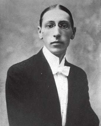 COMMENTS by Phillip Huscher Igor Stravinsky Born June 17, 1882; Oranienbaum, Russia Died April 6, 1971; New York City Chant funèbre At our concerts this week, Chant funèbre (Funeral song), an