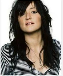 QUESTI 11 You are going to answer two questions about a song by K.T.Tunstall, a famous singer / songwriter from Scotland.