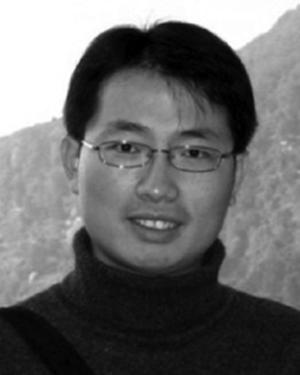 His current research is including high imagequality LCDs, 3-D displays, and liquid crystal lens design. Yi-Pai Huang received the B.S. degree from National Cheng-Kung University in 1999, and the Ph.D. degree (with merit) from the Institute of Electro-Optical Engineering, National Chiao Tung University (NCTU), Hsinchu, Taiwan.
