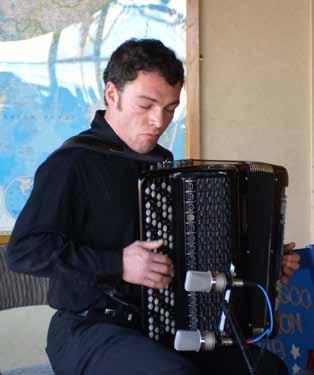 Iosif is the winner of many international awards, including the First Prize in 2009 at the 34th Edition of the Castelfidardo International Accordion Competition, and has completed several world tours.