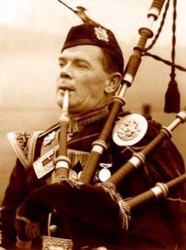 17 Robert Reid s Drones For the few pipers who may be aware of the name Robert Reid, he was one of the all time great pipers and one of the most dominant players in Scotland during the 1920 1940
